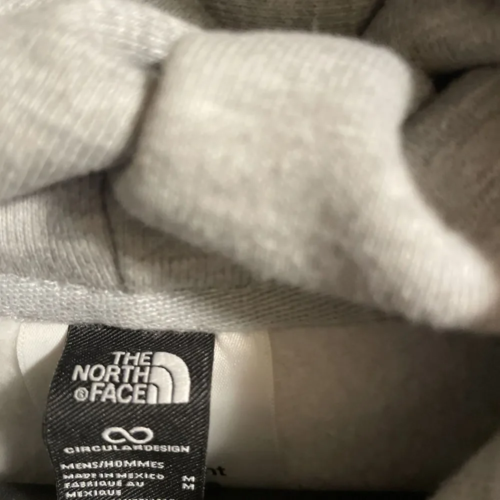 The North Face Heavyweight Hoodie Gray Men’s Size M Light Use Thick Warm Cozy